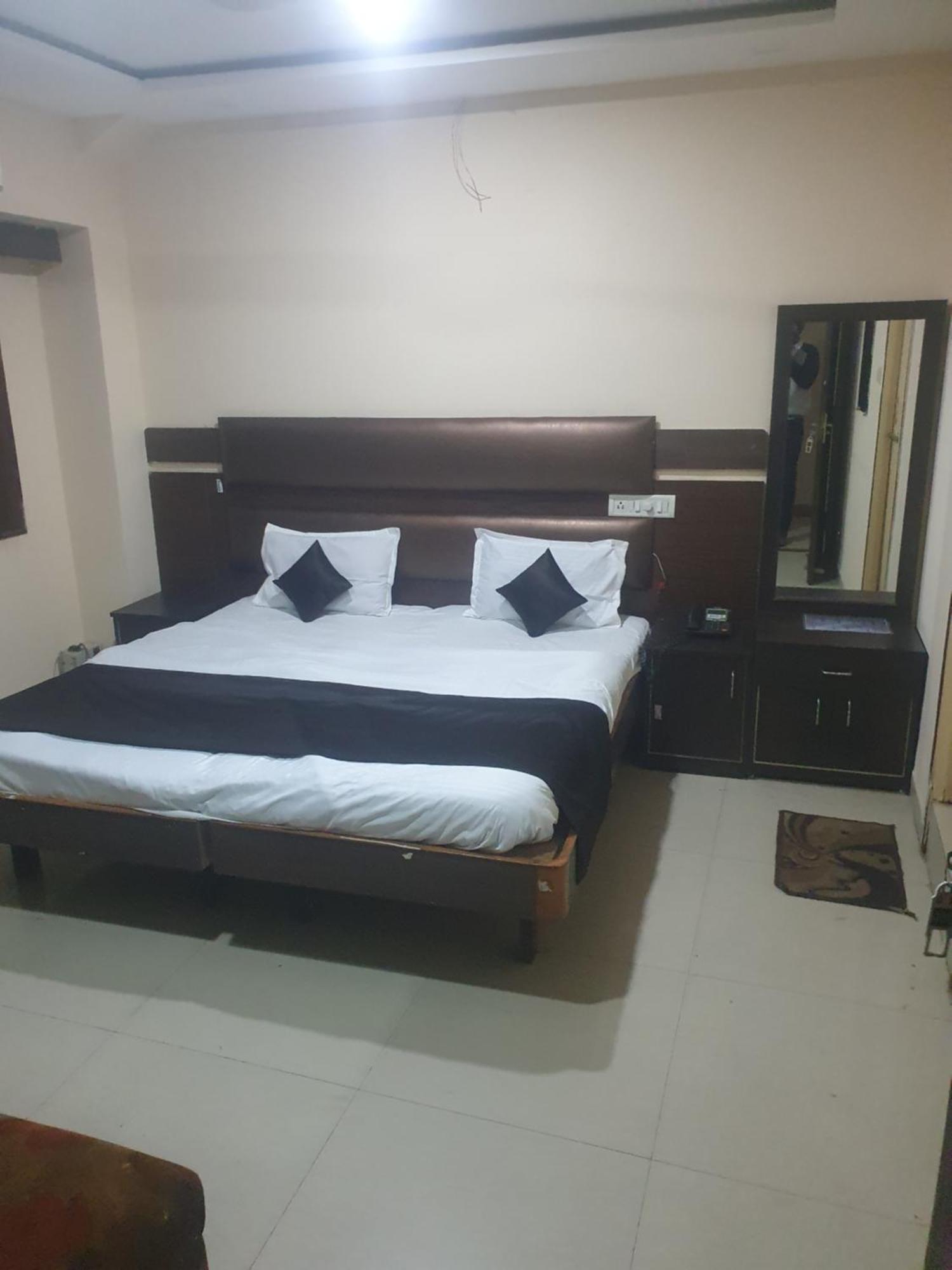 Hotel Anmol Ambikāpur Room photo